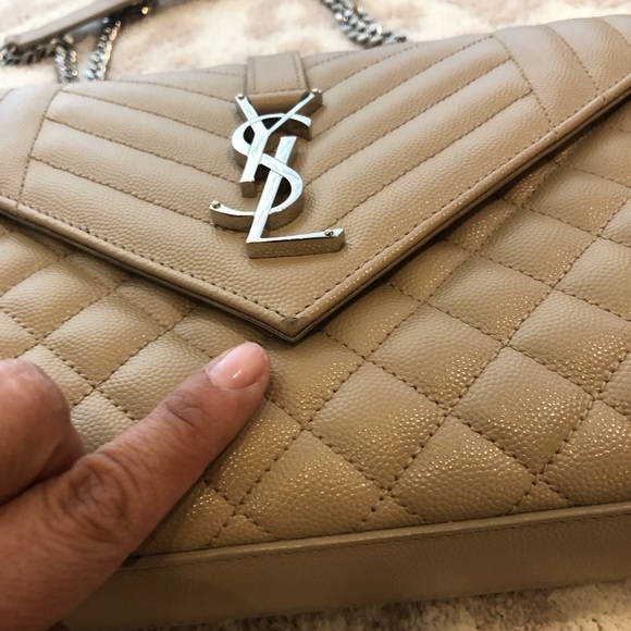 Saint Laurent YSL medium envelope calfskin Cassandra shoulder bag - Picture 14 of 16